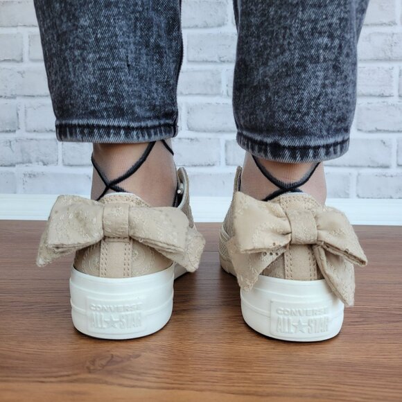❤️Converse Chuck Taylor All Star Lift Bow 7.5 Women Shoes Embroidered A10246C❤️ - Picture 1 of 15